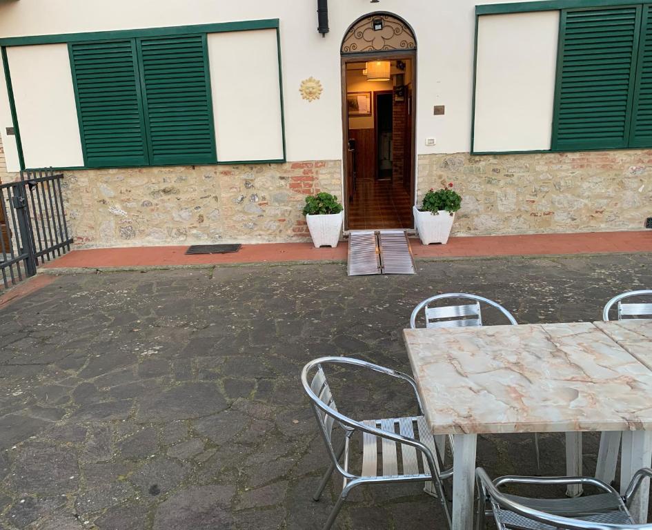 Ingresso e terrazza