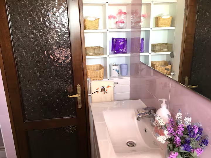 Lavabo et rangements